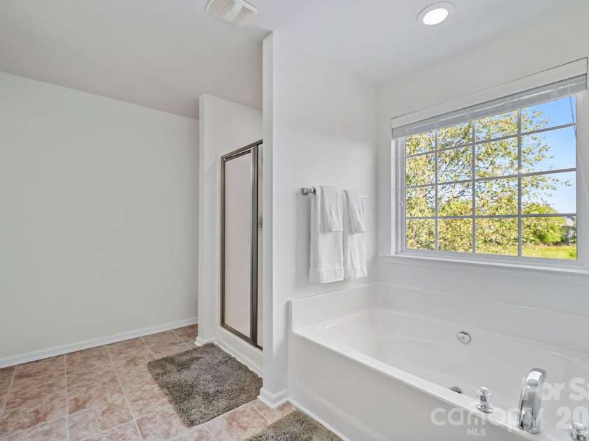 17319 Silas Place Drive, Davidson, NC 28036.  MLS# CAR4400138, YatesRealty ID 17255. 
