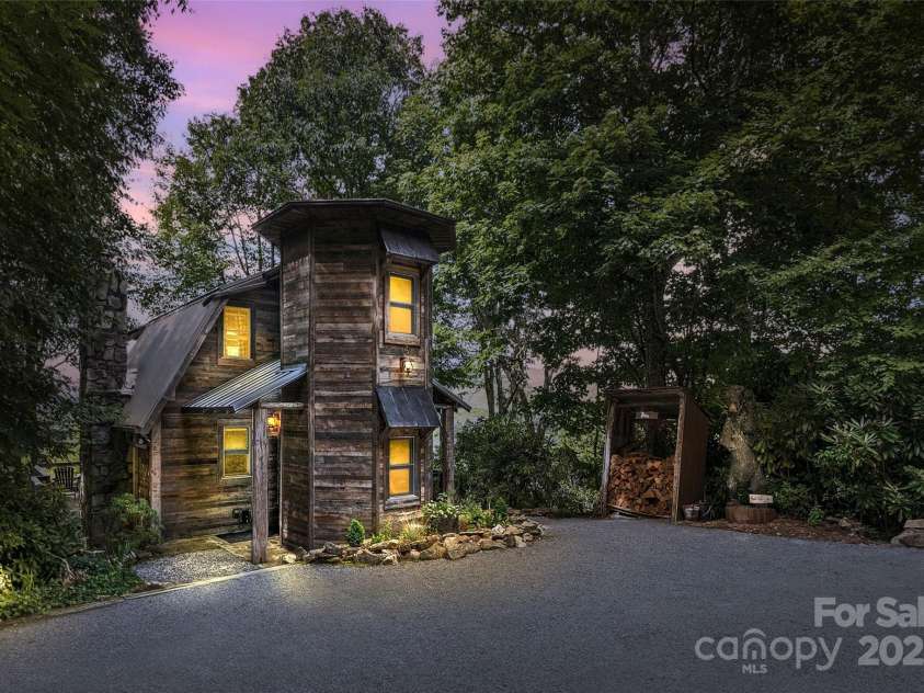 96 Evergreen Galax Lane, Maggie Valley, NC 28751.  MLS# CAR4252459, YatesRealty ID 17255. 