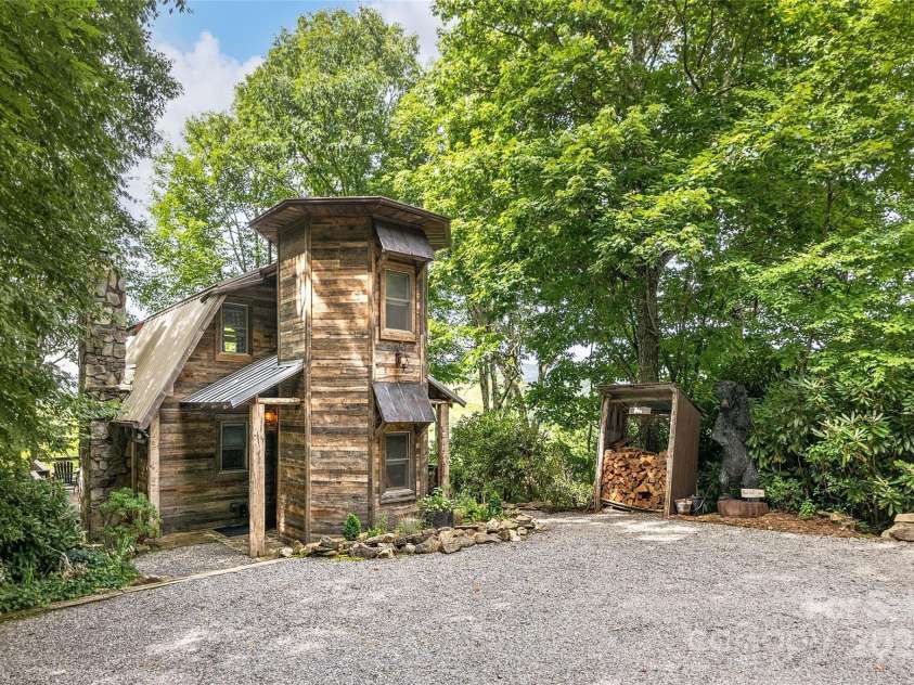 96 Evergreen Galax Lane, Maggie Valley, NC 28751.  MLS# CAR4252459, YatesRealty ID 17255. 