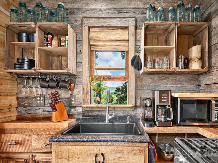 96 Evergreen Galax Lane, Maggie Valley, NC 28751.  MLS# CAR4252459, YatesRealty ID 17255. 