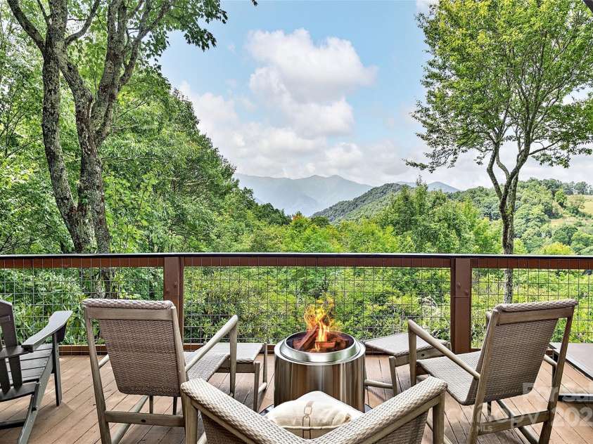 96 Evergreen Galax Lane, Maggie Valley, NC 28751.  MLS# CAR4252459, YatesRealty ID 17255. 