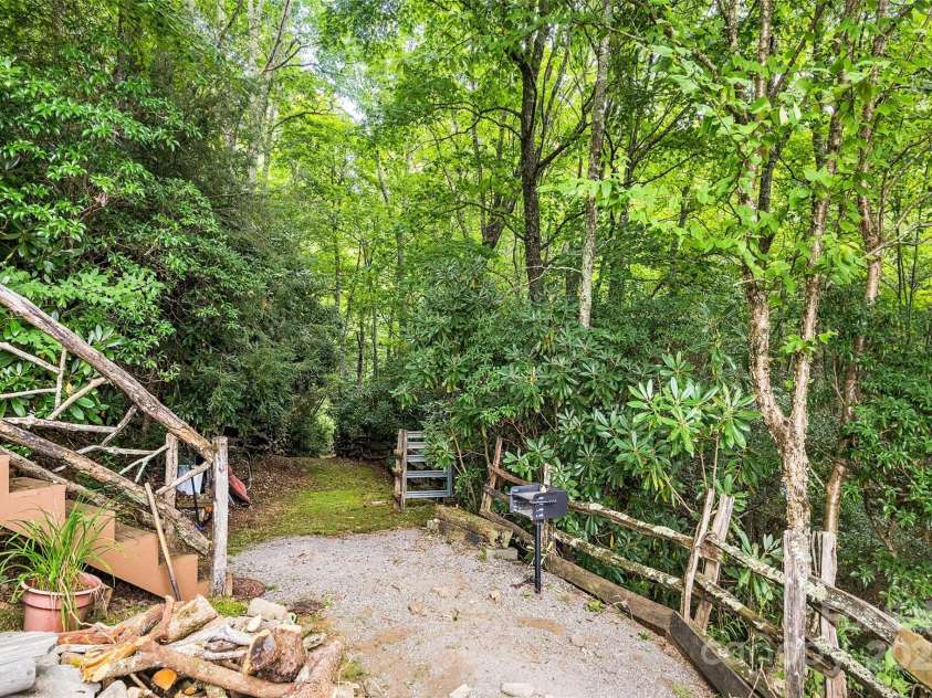 96 Evergreen Galax Lane, Maggie Valley, NC 28751.  MLS# CAR4252459, YatesRealty ID 17255. 