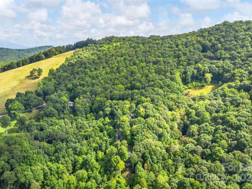 96 Evergreen Galax Lane, Maggie Valley, NC 28751.  MLS# CAR4252459, YatesRealty ID 17255. 