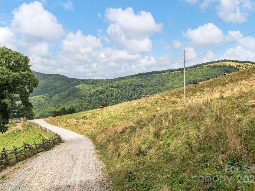 96 Evergreen Galax Lane, Maggie Valley, NC 28751.  MLS# CAR4252459, YatesRealty ID 17255. 