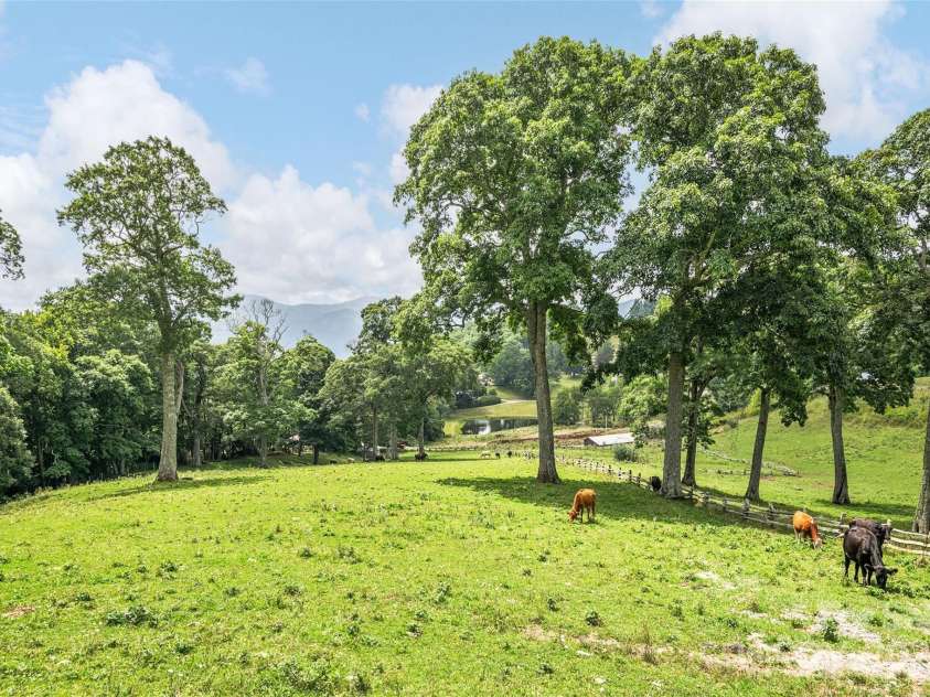 96 Evergreen Galax Lane, Maggie Valley, NC 28751.  MLS# CAR4252459, YatesRealty ID 17255. 