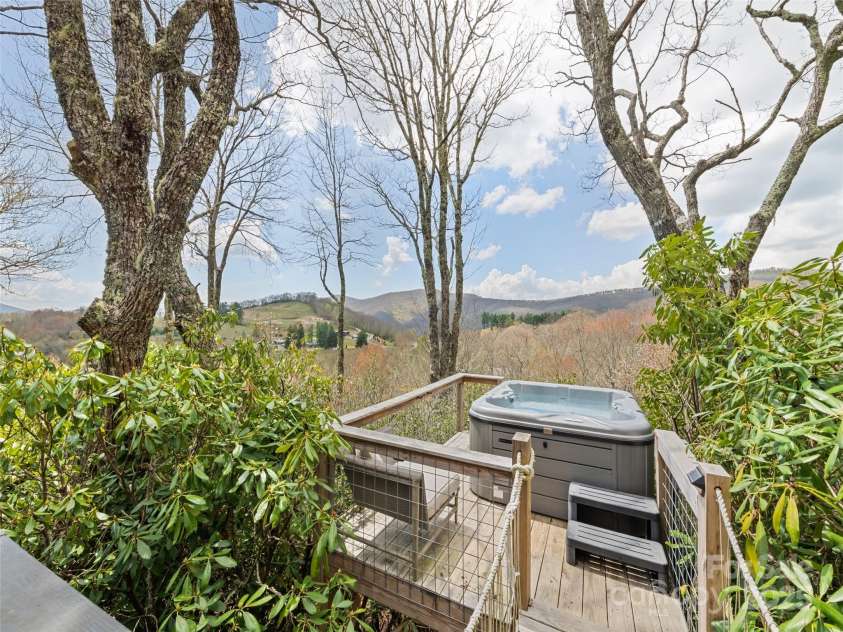96 Evergreen Galax Lane, Maggie Valley, NC 28751.  MLS# CAR4252459, YatesRealty ID 17255. 
