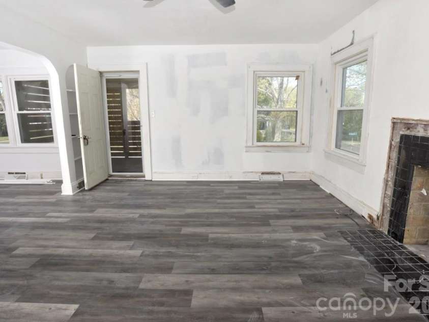 629 Council Street, Salisbury, NC 28144.  MLS# CAR4359470, YatesRealty ID 17256. 