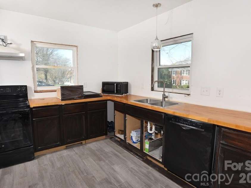 629 Council Street, Salisbury, NC 28144.  MLS# CAR4359470, YatesRealty ID 17256. 