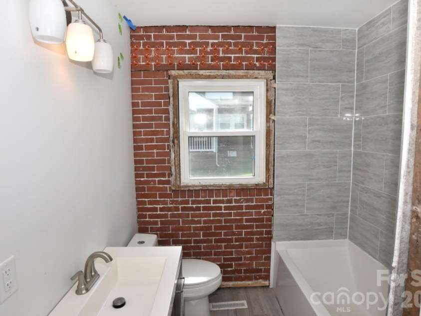 629 Council Street, Salisbury, NC 28144.  MLS# CAR4359470, YatesRealty ID 17256. 