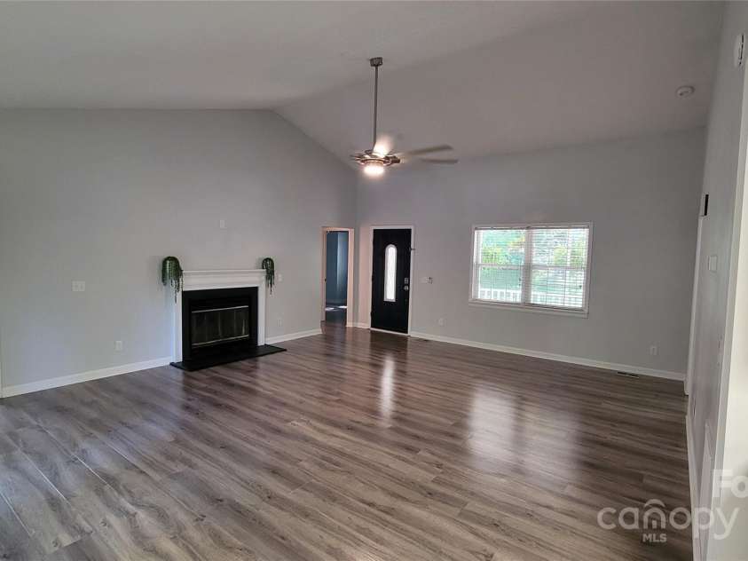 109 Pepper Circle, Mooresville, NC 28117.  MLS# CAR4263825, YatesRealty ID 17258. 