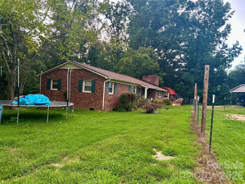 2740 Irene Bridge Highway, Hickory Grove, SC 29717.  MLS# CAR4294903, YatesRealty ID 17258. 