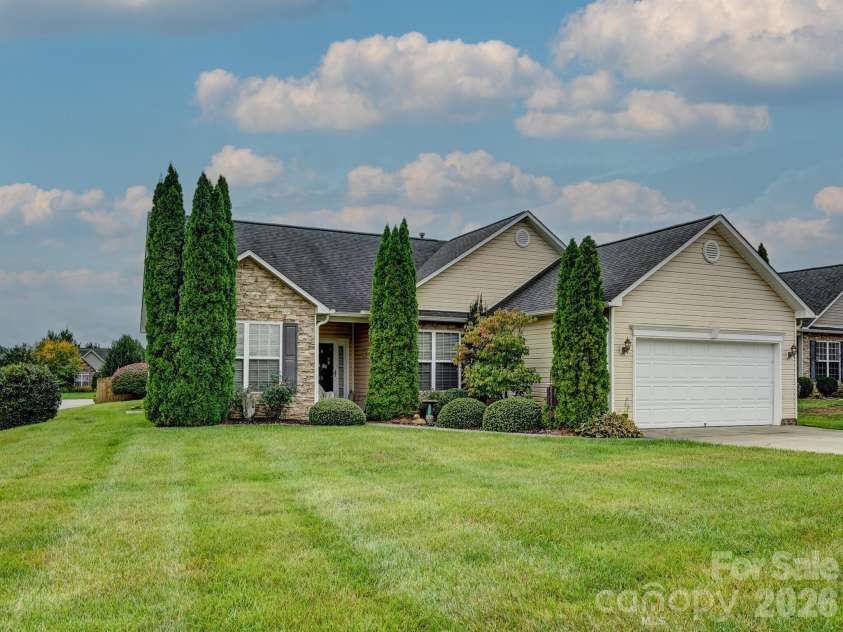 19 Pamlico Road, Fletcher, NC 28732.  MLS# CAR4304900, YatesRealty ID 17259. 