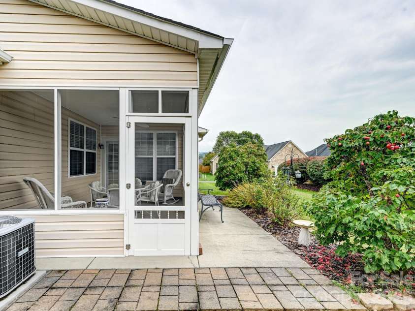19 Pamlico Road, Fletcher, NC 28732.  MLS# CAR4304900, YatesRealty ID 17259. 