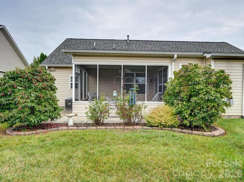 19 Pamlico Road, Fletcher, NC 28732.  MLS# CAR4304900, YatesRealty ID 17259. 