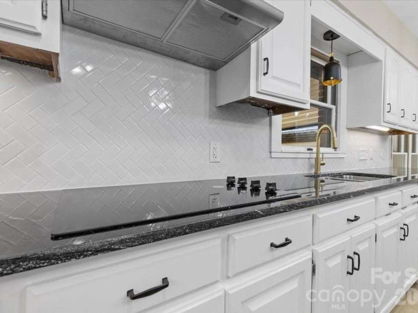 5916 Cashion Road, Huntersville, NC 28078.  MLS# CAR4311931, YatesRealty ID 1726. 