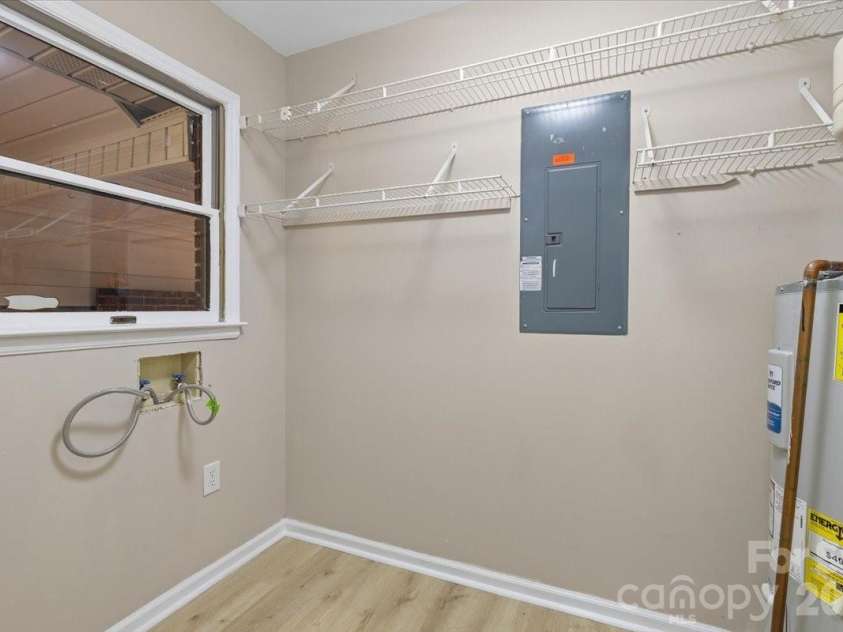 5916 Cashion Road, Huntersville, NC 28078.  MLS# CAR4311931, YatesRealty ID 1726. 