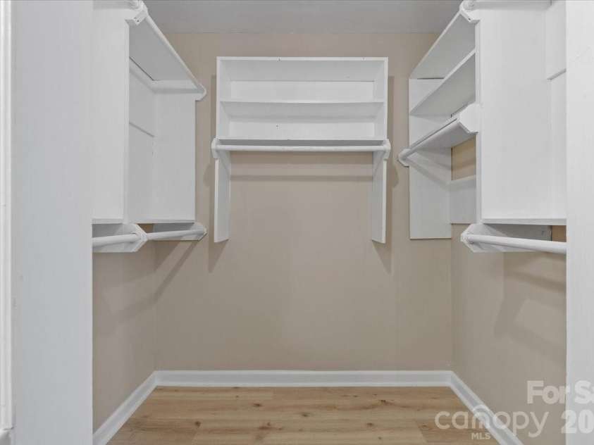 5916 Cashion Road, Huntersville, NC 28078.  MLS# CAR4311931, YatesRealty ID 1726. 
