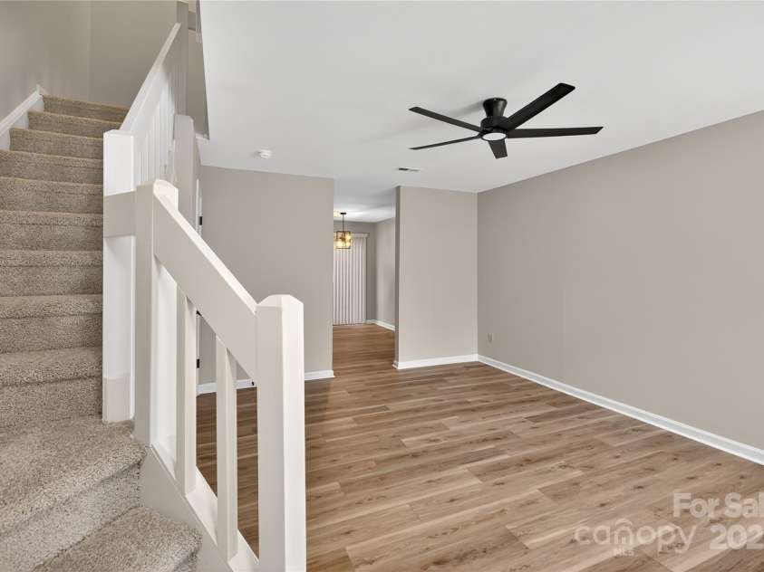 6407 Windsor Gate Lane, Charlotte, NC 28215.  MLS# CAR4322060, YatesRealty ID 1726. 