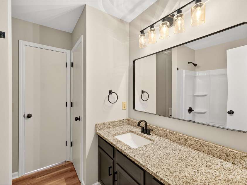 6407 Windsor Gate Lane, Charlotte, NC 28215.  MLS# CAR4322060, YatesRealty ID 1726. 