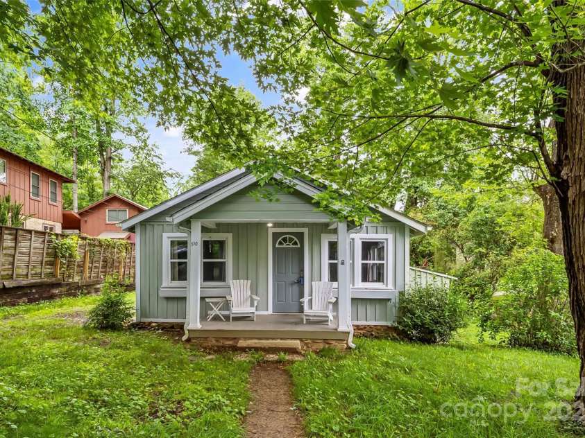 510 Azalea Avenue, Black Mountain, NC 28711.  MLS# CAR4259484, YatesRealty ID 17261. 