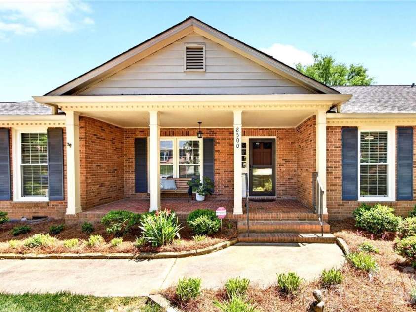 8500 Prince George Road, Charlotte, NC 28210.  MLS# CAR4373472, YatesRealty ID 17261. 