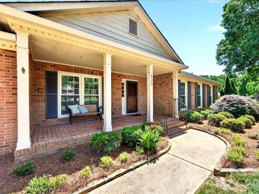8500 Prince George Road, Charlotte, NC 28210.  MLS# CAR4373472, YatesRealty ID 17261. 