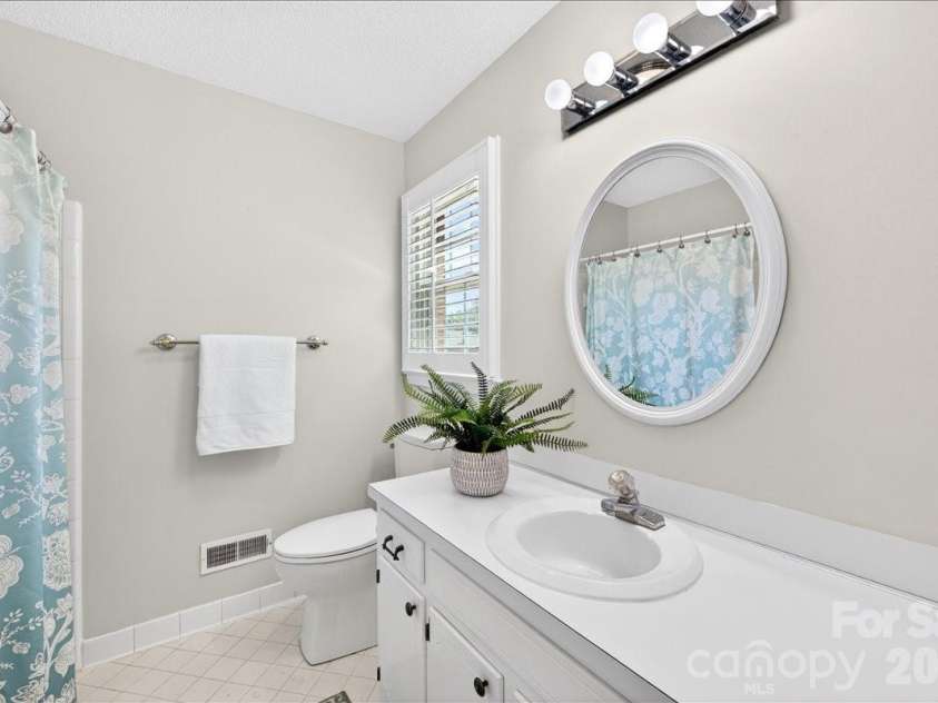 8500 Prince George Road, Charlotte, NC 28210.  MLS# CAR4373472, YatesRealty ID 17261. 