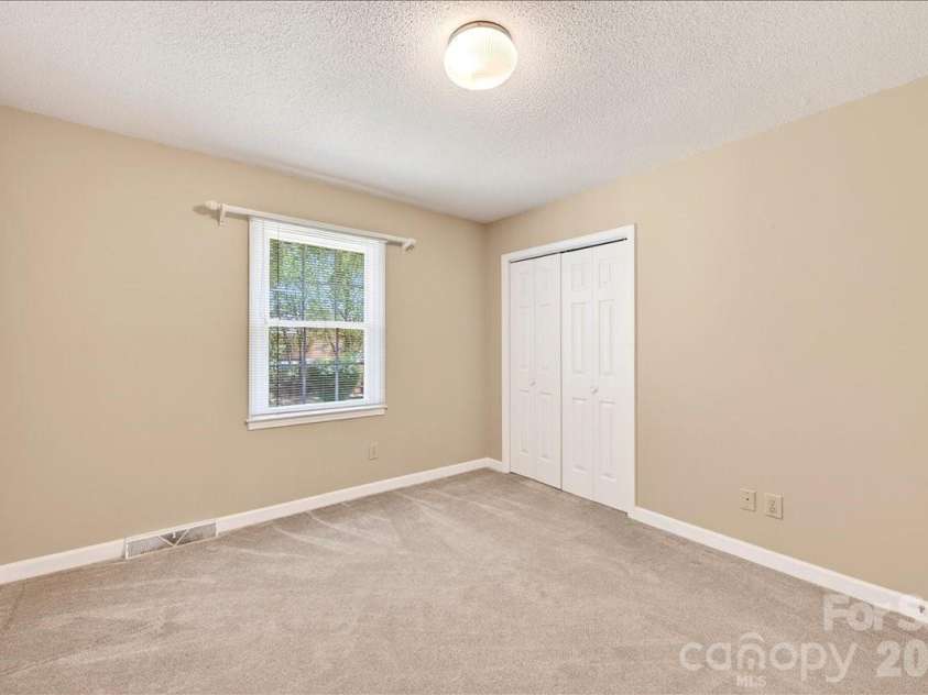 8500 Prince George Road, Charlotte, NC 28210.  MLS# CAR4373472, YatesRealty ID 17261. 