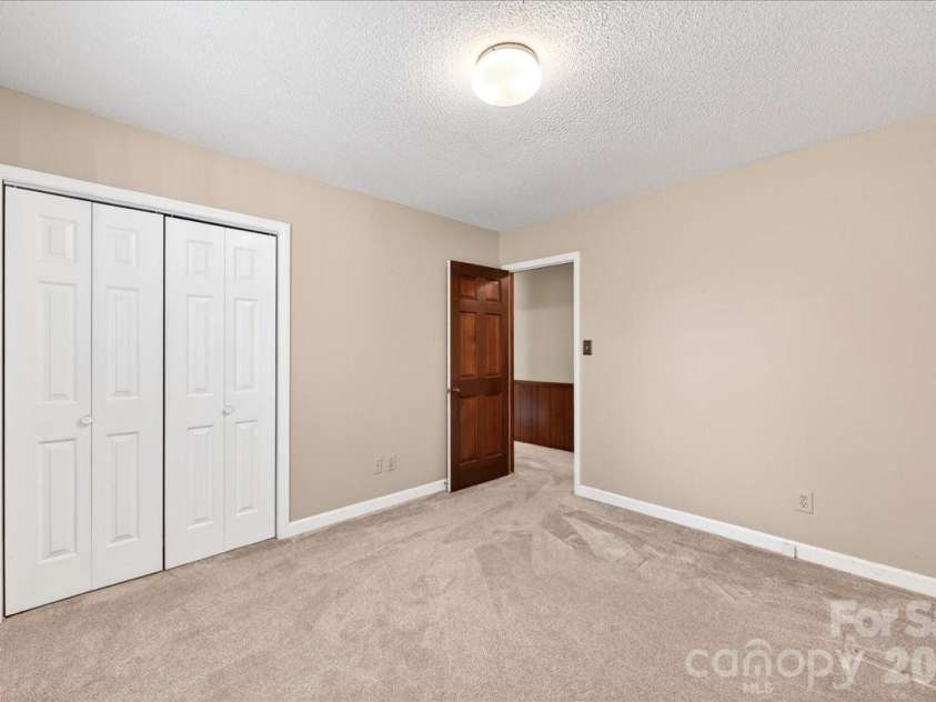 8500 Prince George Road, Charlotte, NC 28210.  MLS# CAR4373472, YatesRealty ID 17261. 