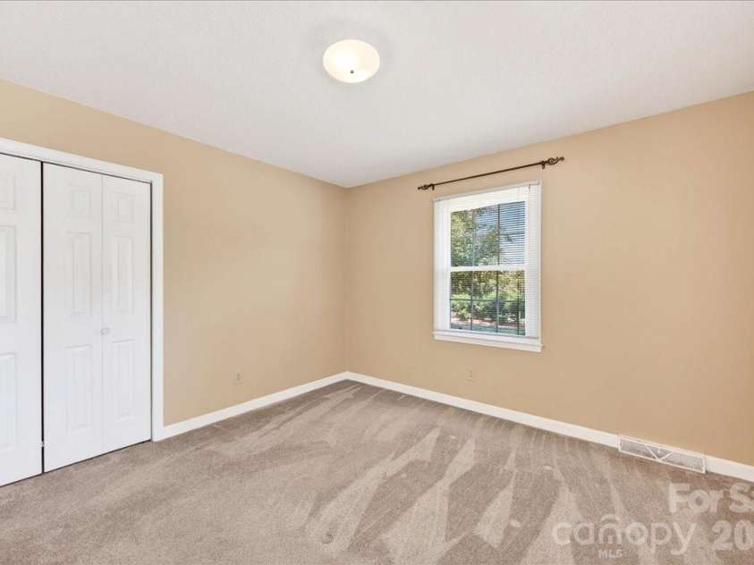 8500 Prince George Road, Charlotte, NC 28210.  MLS# CAR4373472, YatesRealty ID 17261. 