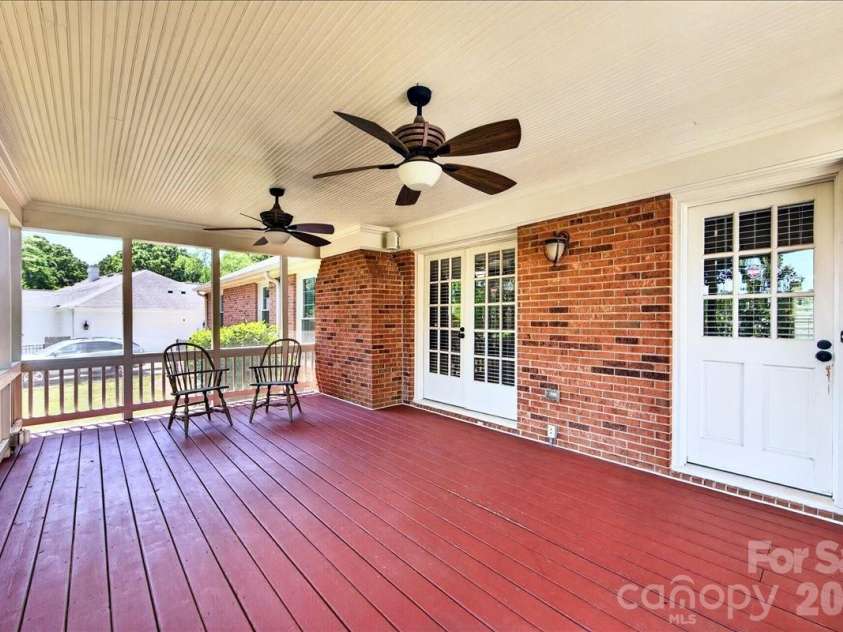 8500 Prince George Road, Charlotte, NC 28210.  MLS# CAR4373472, YatesRealty ID 17261. 