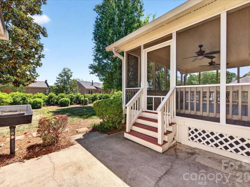 8500 Prince George Road, Charlotte, NC 28210.  MLS# CAR4373472, YatesRealty ID 17261. 