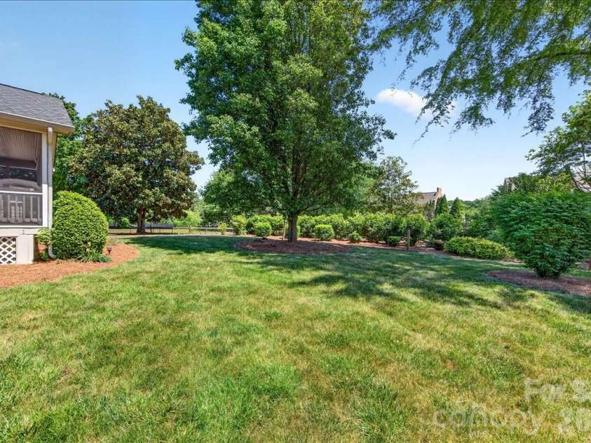 8500 Prince George Road, Charlotte, NC 28210.  MLS# CAR4373472, YatesRealty ID 17261. 