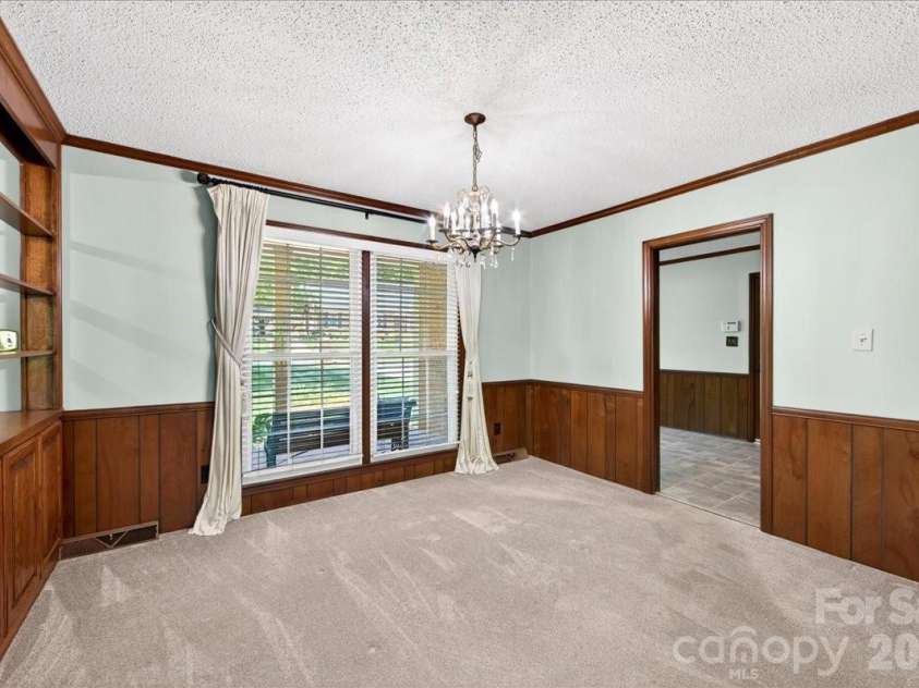 8500 Prince George Road, Charlotte, NC 28210.  MLS# CAR4373472, YatesRealty ID 17261. Dining Area