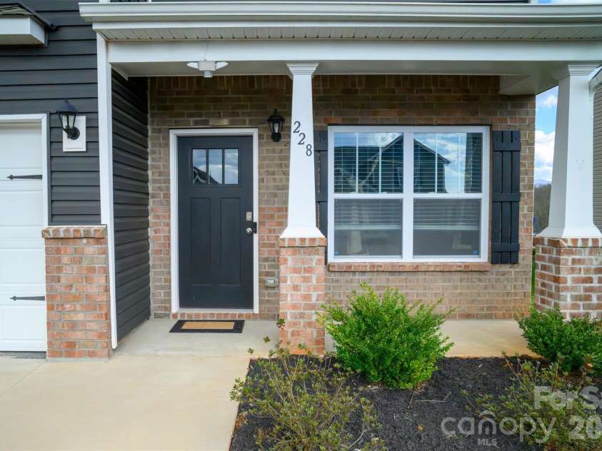 228 Ridgeview Lane, Mars Hill, NC 28754.  MLS# CAR4362306, YatesRealty ID 17262. 