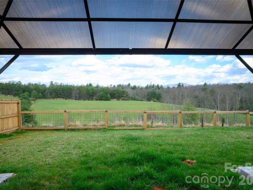 228 Ridgeview Lane, Mars Hill, NC 28754.  MLS# CAR4362306, YatesRealty ID 17262. 