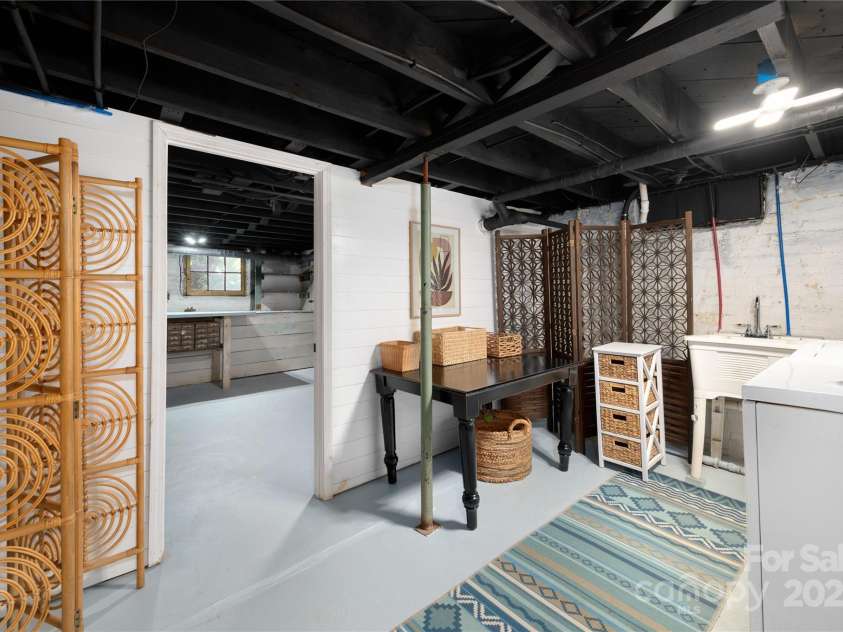 303 Country Club Road, Asheville, NC 28804.  MLS# CAR4310380, YatesRealty ID 17262. 