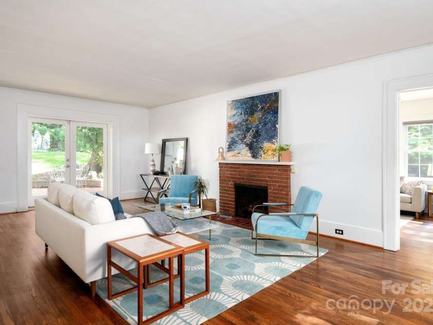 303 Country Club Road, Asheville, NC 28804.  MLS# CAR4310380, YatesRealty ID 17262. Easy Access to Back Patio 