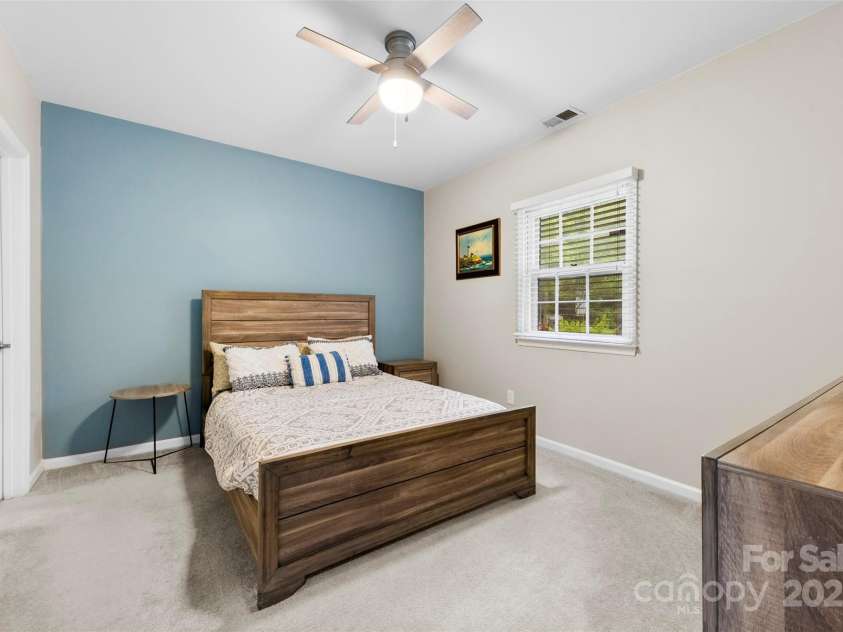 3224 Selwyn Farms Lane, Charlotte, NC 28209.  MLS# CAR4243560, YatesRealty ID 17263. 