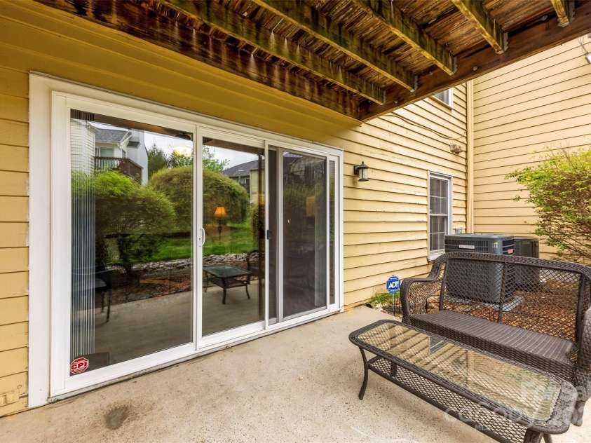 3224 Selwyn Farms Lane, Charlotte, NC 28209.  MLS# CAR4243560, YatesRealty ID 17263. 