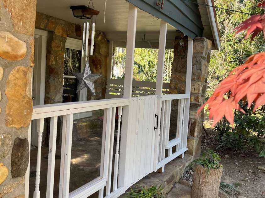86 R And R Hyder Lane, Hendersonville, NC 28792.  MLS# CAR4343461, YatesRealty ID 17263. 