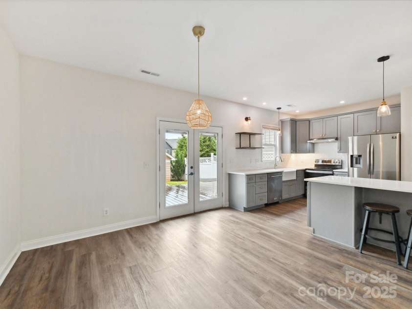 240 Faust Road, Davidson, NC 28036.  MLS# CAR4251499, YatesRealty ID 17264. Dining area