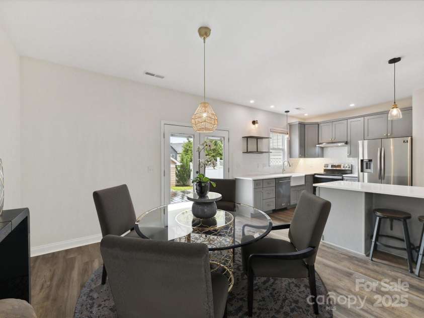 240 Faust Road, Davidson, NC 28036.  MLS# CAR4251499, YatesRealty ID 17264. Dining area