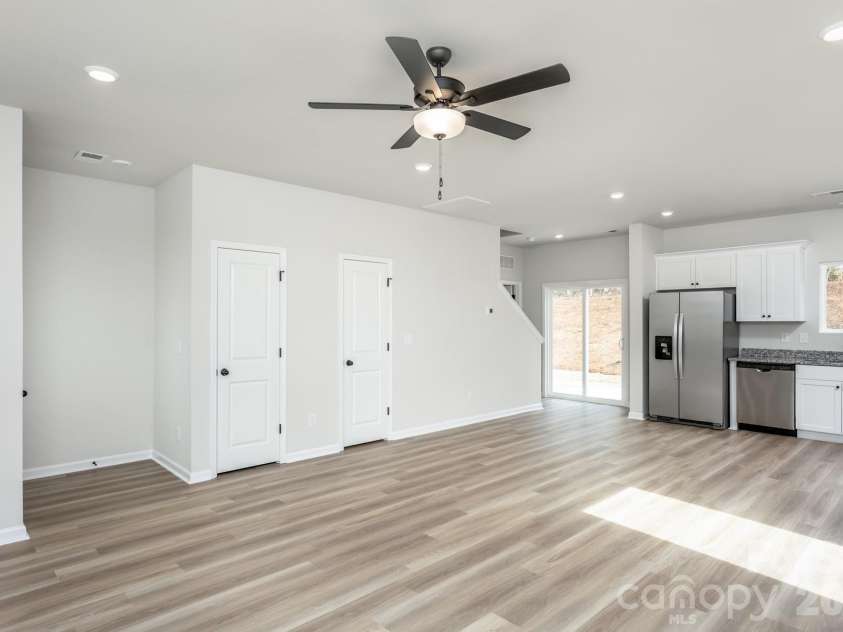 3417 Robindale Drive, Winston Salem, NC 27127.  MLS# CAR4359962, YatesRealty ID 17264. 