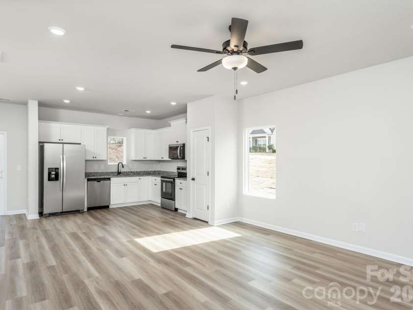 3417 Robindale Drive, Winston Salem, NC 27127.  MLS# CAR4359962, YatesRealty ID 17264. 