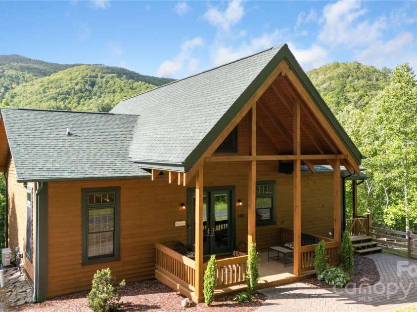 148 Pearl Way, Burnsville, NC 28714.  MLS# CAR4260712, YatesRealty ID 17265. 