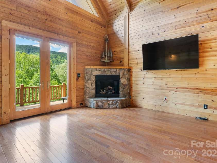 148 Pearl Way, Burnsville, NC 28714.  MLS# CAR4260712, YatesRealty ID 17265. 