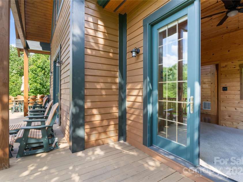 148 Pearl Way, Burnsville, NC 28714.  MLS# CAR4260712, YatesRealty ID 17265. 