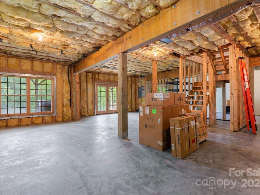 148 Pearl Way, Burnsville, NC 28714.  MLS# CAR4260712, YatesRealty ID 17265. 