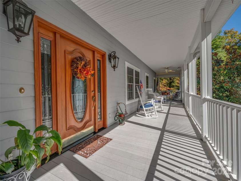 89 Memory Lane, Saluda, NC 28773.  MLS# CAR4314007, YatesRealty ID 17265. 